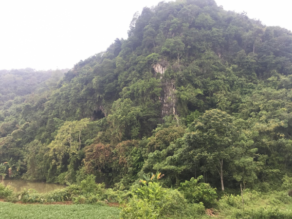 Di tích Hang Ghị Rằng